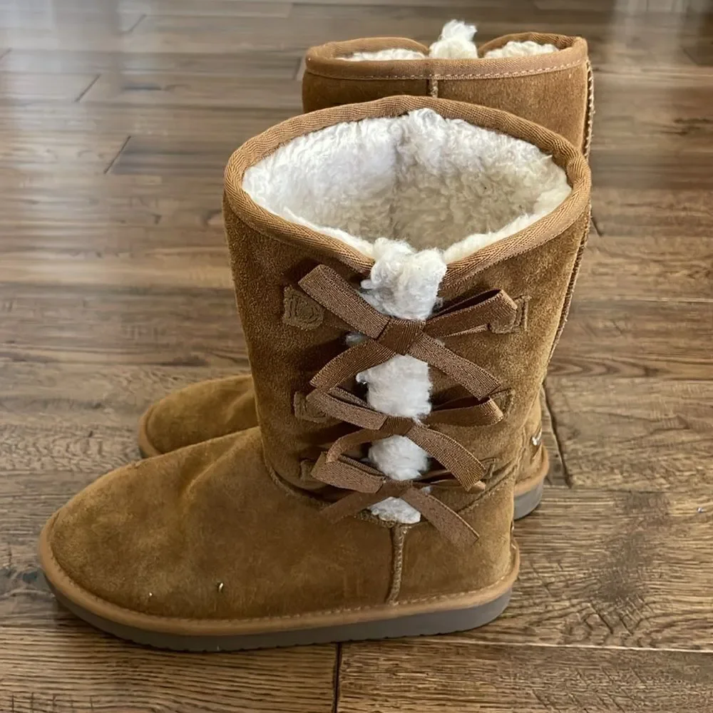 Girls Koolaburra Bow boots. Chestnut. Sz 4.